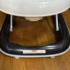 赤ちゃん　歩行器　の画像