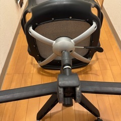★コクヨ KOKUYO ミーティングチェア 肘付 マリンバチェア オフィス用品 グリーン CRS-G1501 椅子 定価￥51300 中古の画像