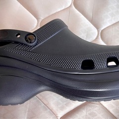 crocs ベイ クロッグ黒26cmほぼ新品の画像