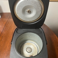 YAMAZEN マイコン炊飯ジャー YJB-300（B） ブラックの画像