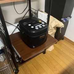 YAMAZEN マイコン炊飯ジャー YJB-300（B） ブラックの画像