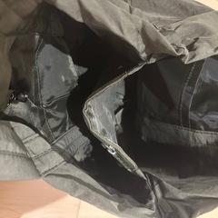 バッグ カーキの画像