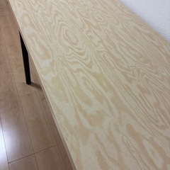 イケア　パソコンテーブルの画像