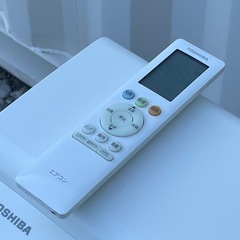 取付け可 ! ! ◇東芝 エアコン 6畳用 2022年製 単相100V 内部クリーン RASー2211TM 高圧洗浄済み ! 保証付 ! !の画像