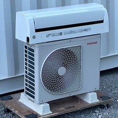 取付け可 ! ! ◇東芝 エアコン 6畳用 2022年製 単相100V 内部クリーン RASー2211TM 高圧洗浄済み ! 保証付 ! !の画像