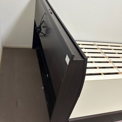 ダブルベッドフレームの画像