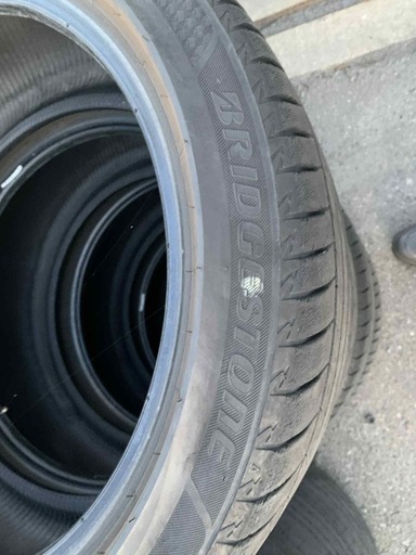 225/45/R18 タイヤ　4本セットBridgstone (REGNO) 2021 5.8mm