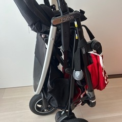 美品　アップリカ　三輪ベビーカーの画像
