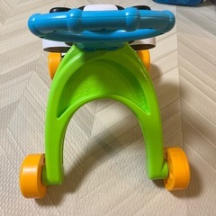 フィッシャープライスのおもちゃ 「おして！しましまくんのバイリンガル・ウォーカー」の画像