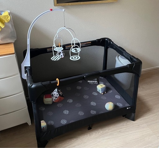 4momsベビーベッド兼プレイヤード