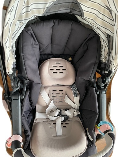 コンビ　ベビーカー　ほぼ未使用