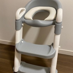 ステップ付き補助便座 トイレトレーニングの画像