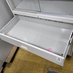 ●KOKUYO コクヨ 上下書庫① 引違いガラス戸 + ラテラル書庫 高さ145.5cm オフィスキャビネット　オフィス家具 会社 事務所 公民館 店舗の画像