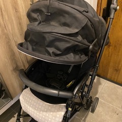 ベビーカー（ＡＢ型）とスリング（ヒップシート）の画像
