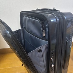 【World Traveler】キャリーケースの画像