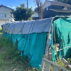 鉄パイプ&シート製簡易的な物置場・作業小屋🛖部品取りなどにどうぞ🙇‍♀️の画像
