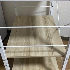 低い棚の画像