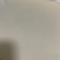 小さい椅子　肌色の画像