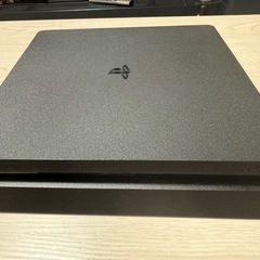 【超美品】PS4 本体＋付属品＋ゲームソフト4本の画像
