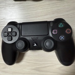 【超美品】PS4 本体＋付属品＋ゲームソフト4本の画像