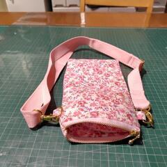 ハンドメイド　花柄スマホショルダーポーチの画像