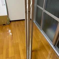 自立型折りたたみ洗濯物干しの画像