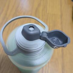 水筒の画像