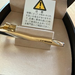 U.P renoma　タイピン　ロゴ刻印　金銀の画像