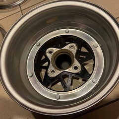 スターシャーク　13インチ　6j 114.3 4hの画像