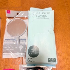 美容品 ミラー LEDライト付きミラー パウダーシート リップクリーム うるおいの画像