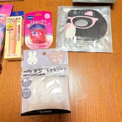 美容品 ミラー LEDライト付きミラー パウダーシート リップクリーム うるおいの画像