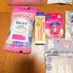 美容品 ミラー LEDライト付きミラー パウダーシート リップクリーム うるおいの画像