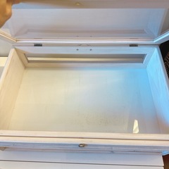 ホワイト商品ケースの画像