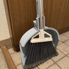 ほうきとチリトリのセットの画像
