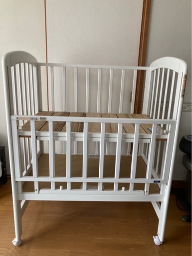 KATOJI ミニベビーベッドハイタイプ　ベッドガード&ベッドメリー付