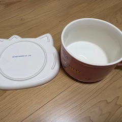 新品未使用　ハローキティ　取っ手付きボウル　皿　セット　陶器の画像