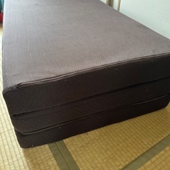 折りたたみマットレス ダブル 三つ折り 厚さ10cm 3つ折りの画像