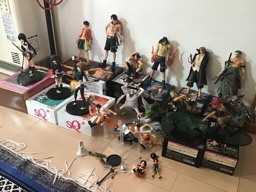 最終値下げ；フィギュア（ワンピース＆けいおん）