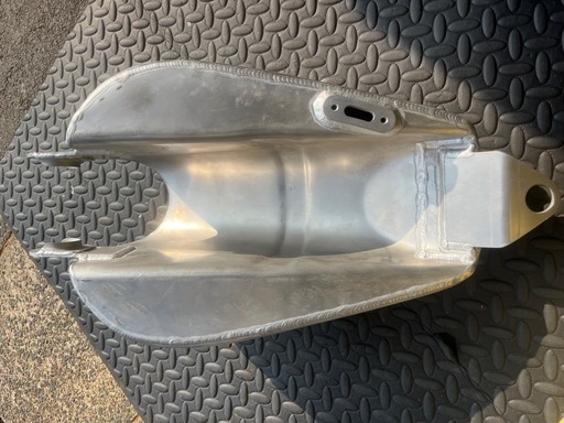 アルミタンク　車種？
