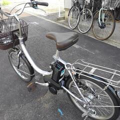 中古電動自転車３５２１　ブリヂストン　２０１８年モデル　アシストタユニプレミア　A2PC38　12.
3Ah   充電器付  キー３本付'　説明書付   *２,３年前にバッテリーはリコール対象にて新品交換済み。の画像