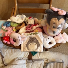赤ちゃんマットレス布団、チェアー、玩具の画像