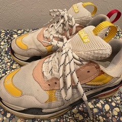 ~8/30引取限定⭐︎ BALENCIAGA 38 サイズ　スニーカー　2足セットの画像