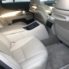 レクサス　LS600hL後席セパレートシートパッケージ　白本革　オプション多数　美品　良好　ハイブリッドの画像