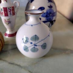 一輪挿しの花瓶各種の画像