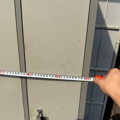 4ドアロッカー 3本鍵付きの画像
