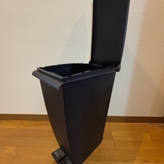 【30〜45ℓ】ペダル式ゴミ箱　2個の画像