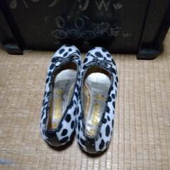 ペタンコ　パンプス　ゼブラ柄の画像