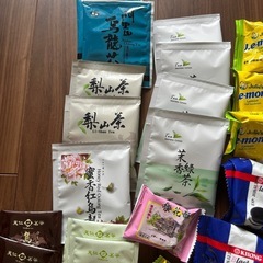 台湾菓子とお茶セットの画像