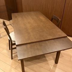 無印良品　ダイニングセット＋学習椅子+AREAのカーペットの画像