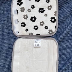 抱っこ紐カバー　美品の画像